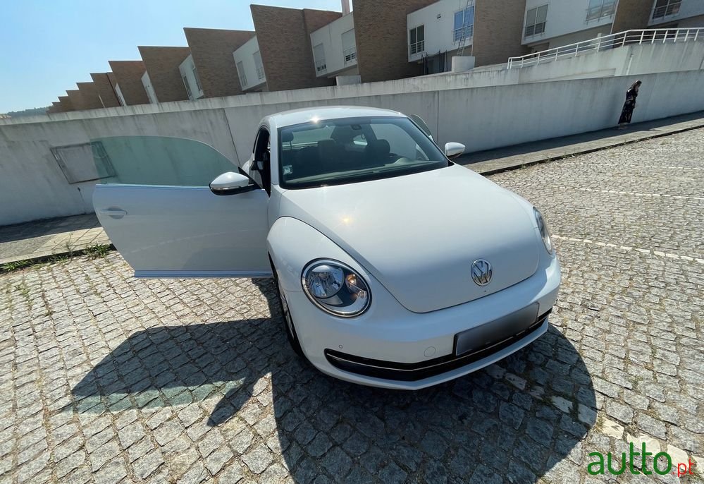 2015' Volkswagen New Beetle photo #1