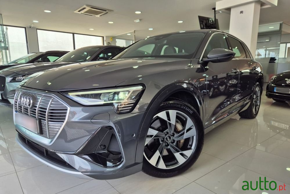 2022' Audi e-tron 55 Quattro S Line photo #2