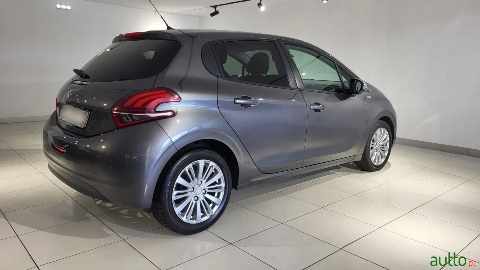 2018' Peugeot 208 photo #6