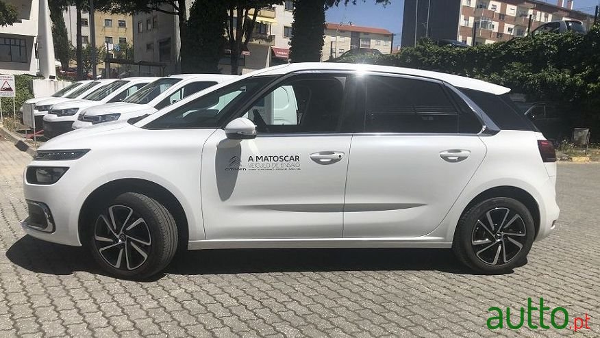 2019' Citroen C4 Spacetourer photo #3