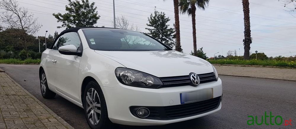 2012' Volkswagen Golf 1.6 Tdi Bluemotion photo #4