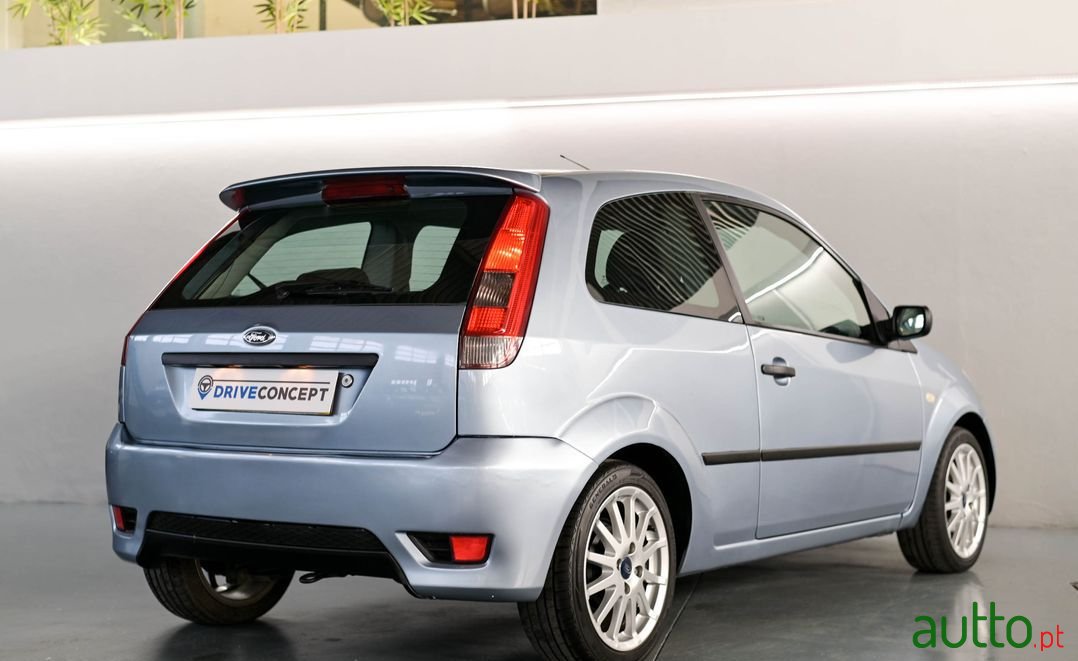 2005' Ford Fiesta photo #3