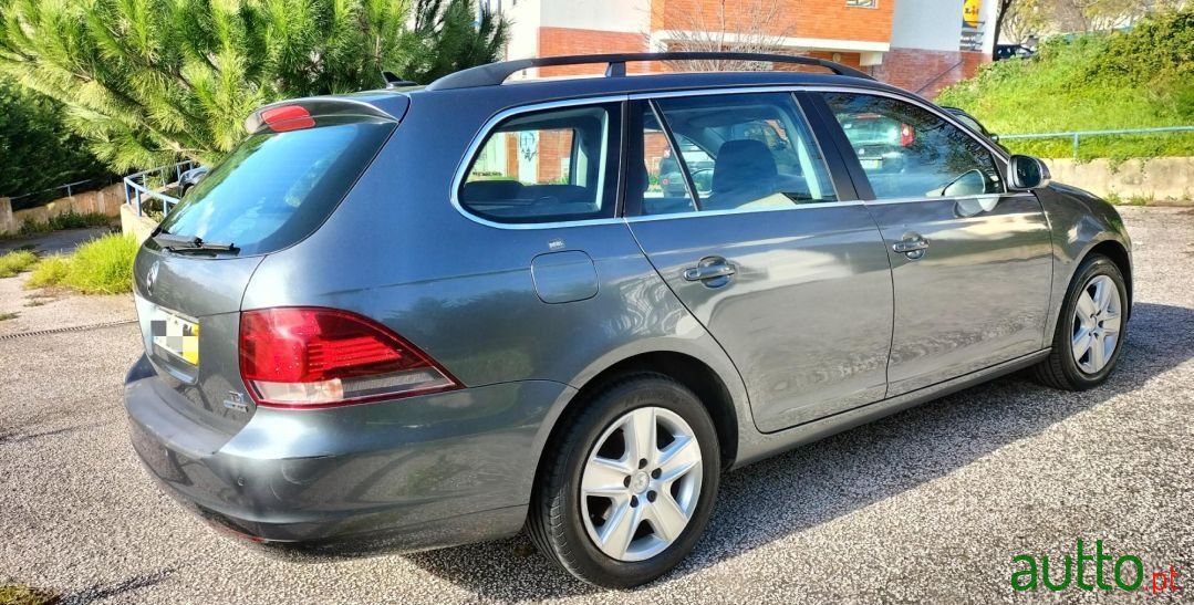 2010' Volkswagen Golf Variant photo #4