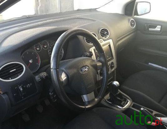 2007' Ford Focus Sw photo #3