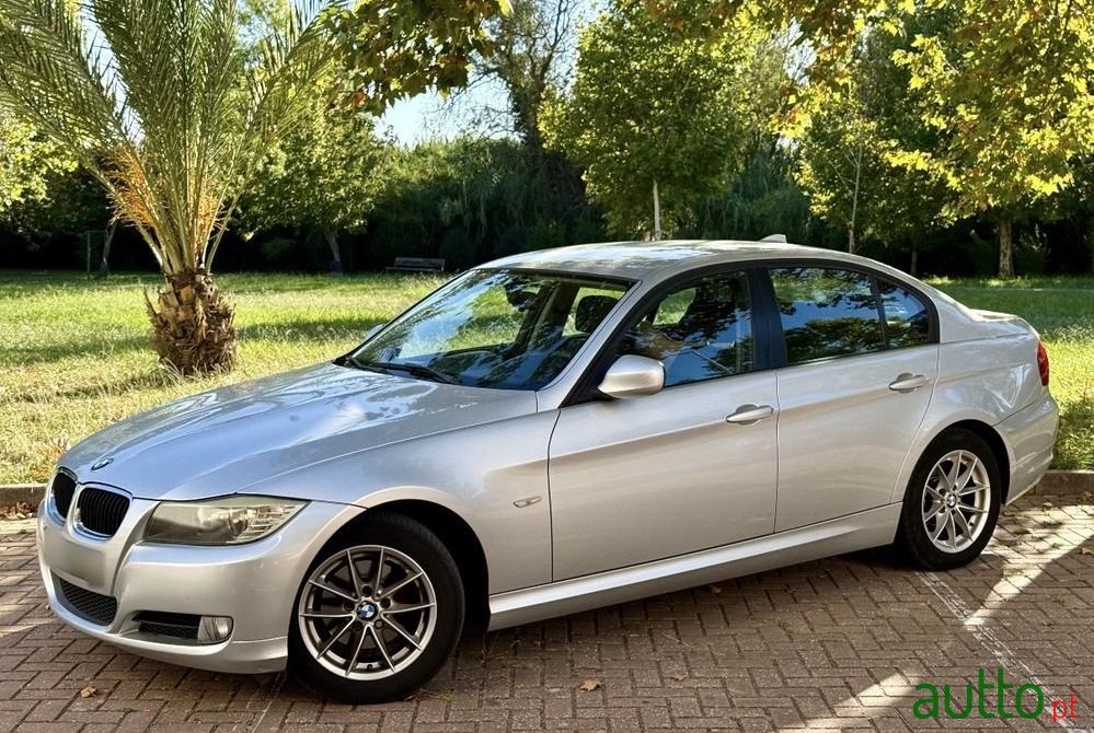 2010' BMW Série 3 D Navigation photo #1