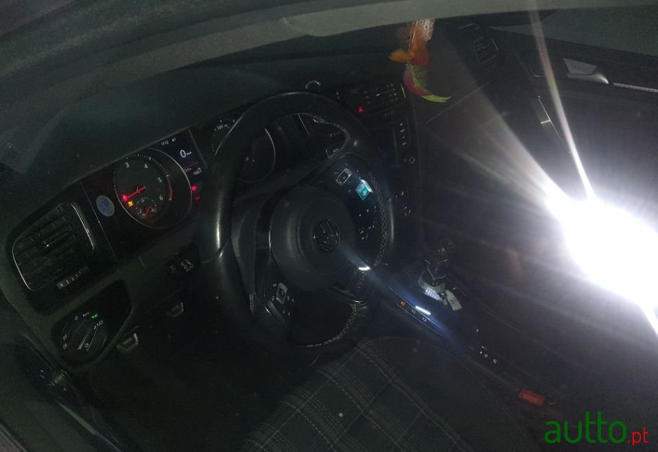 2016' Volkswagen Golf photo #1