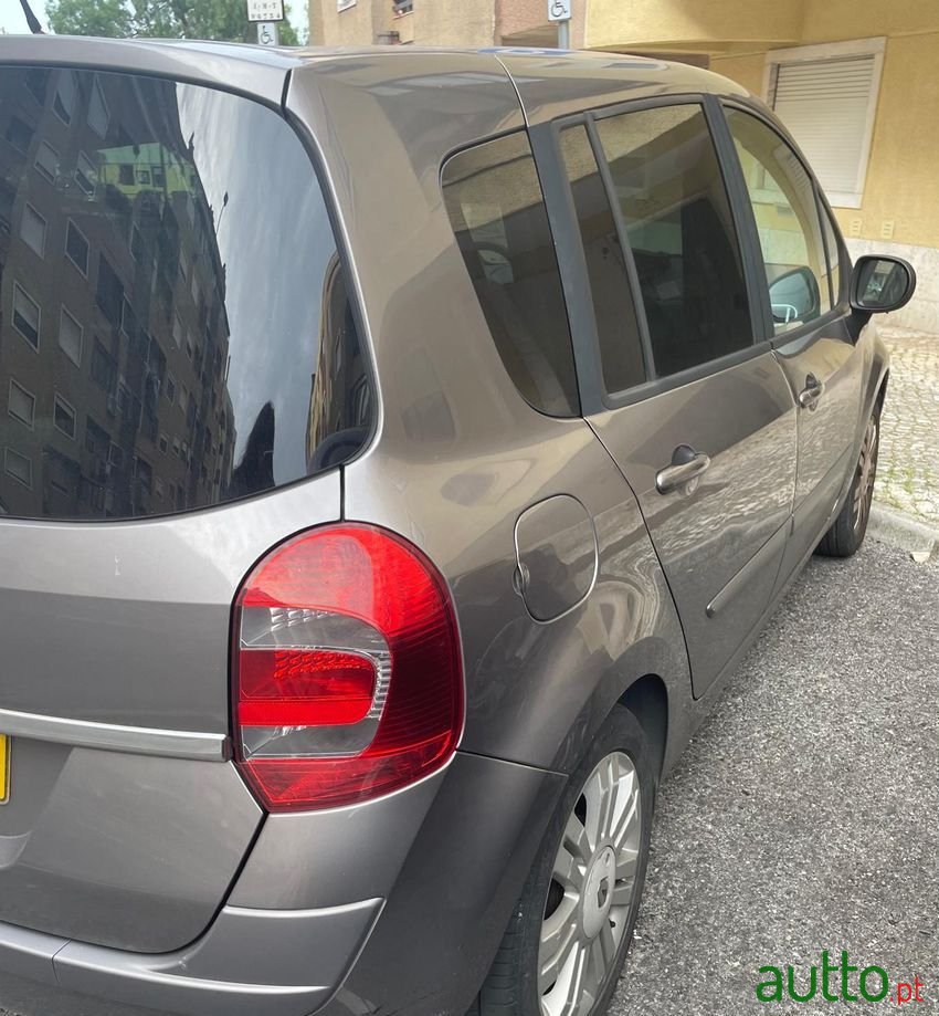 2010' Renault Modus photo #5