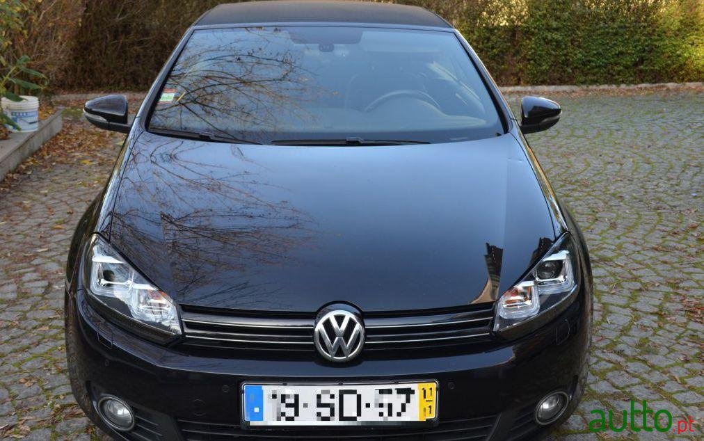 2011' Volkswagen Golf 1.6 Tdi Bluemotion photo #3