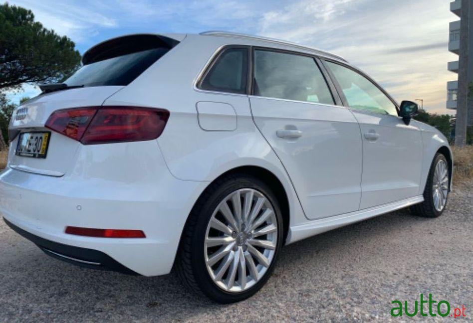 2015' Audi A3 Sportback photo #3