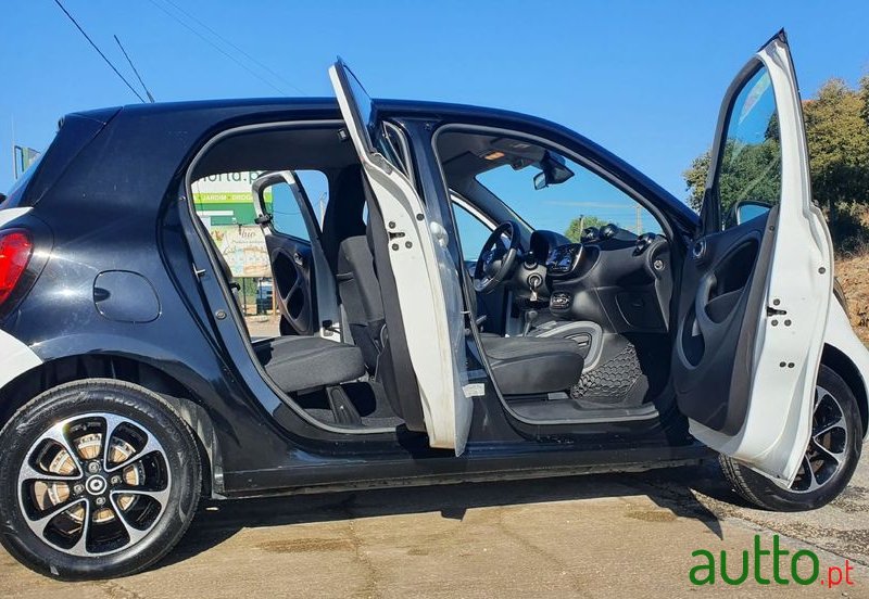 2016' Smart Forfour photo #2