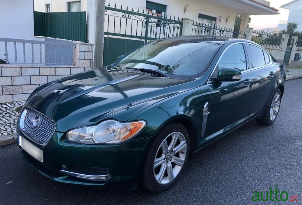 2008' Jaguar XF 3.0 V6 Luxury photo #2