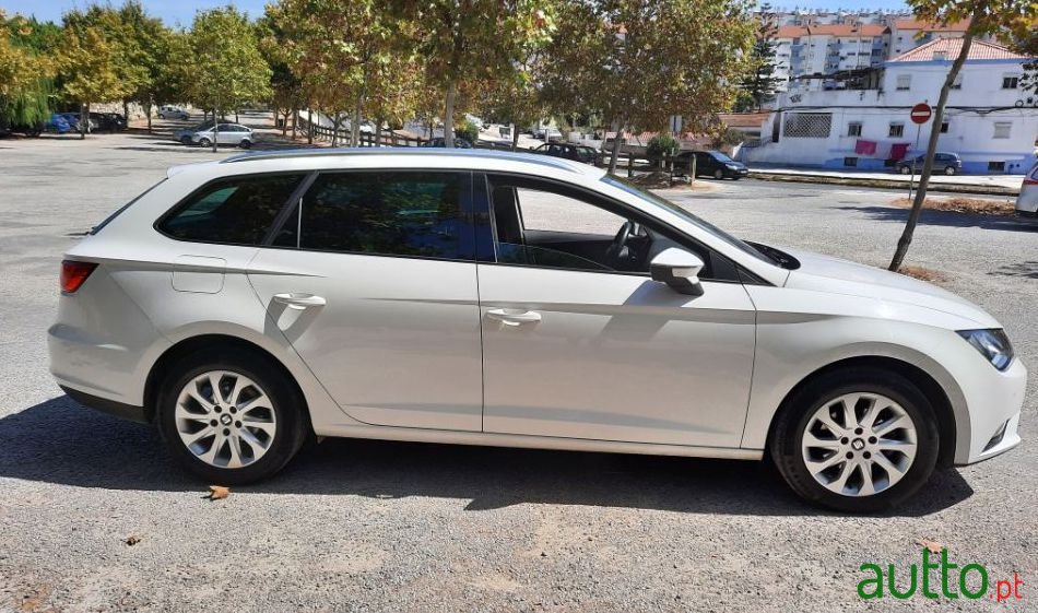 2014' SEAT Leon St photo #2