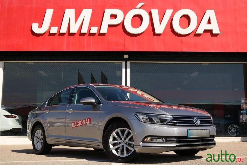 2019' Volkswagen Passat photo #1