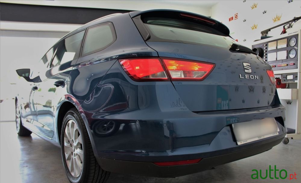 2015' SEAT Leon St photo #4