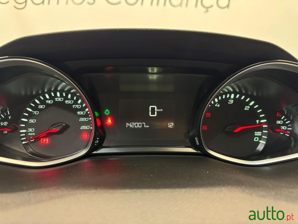 2019' Peugeot 308 photo #6