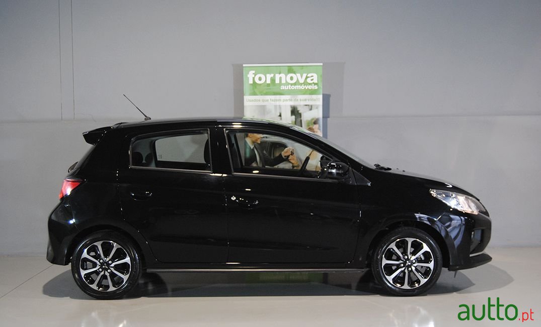 2021' Mitsubishi Space Star photo #4