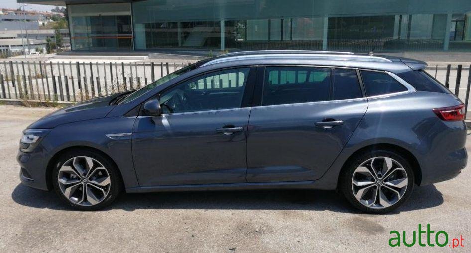 2016' Renault Megane Sport Tourer photo #1