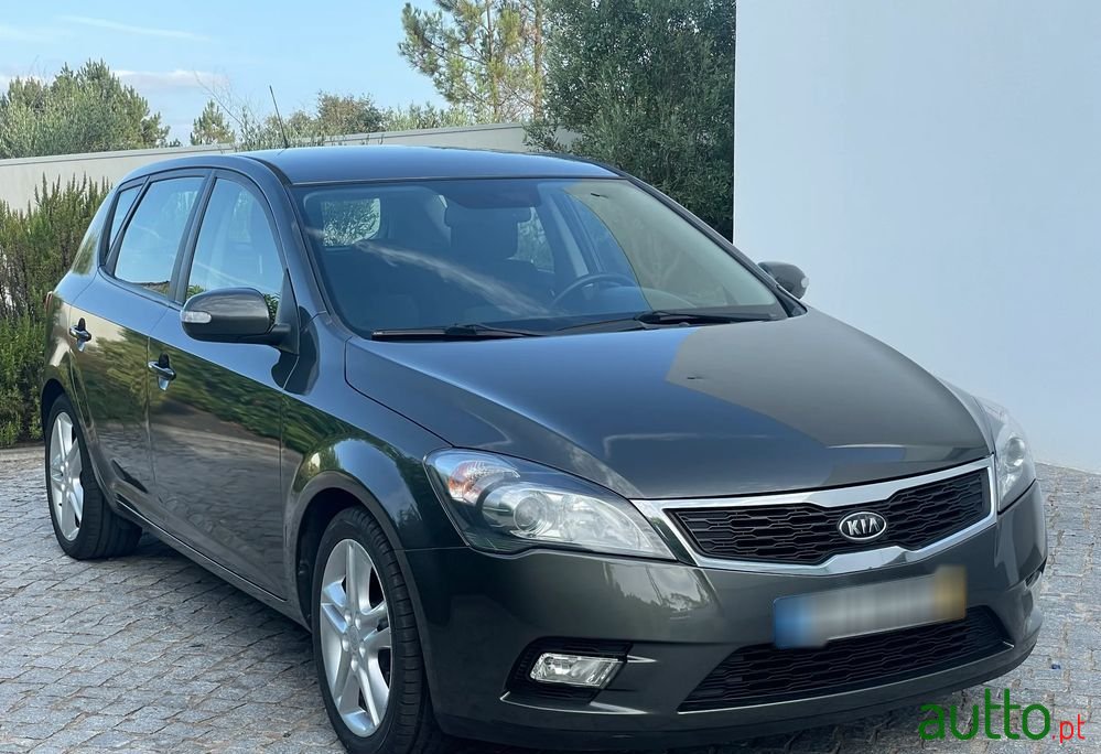 2010' Kia Ceed 1.6 Crdi Ex Eco photo #4