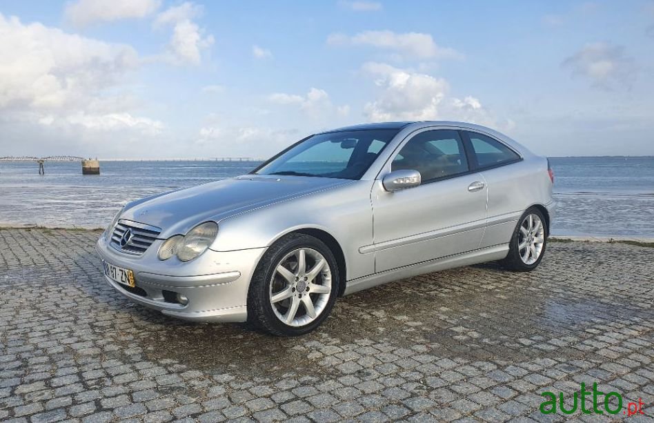 2001' Mercedes-Benz C-220 photo #3