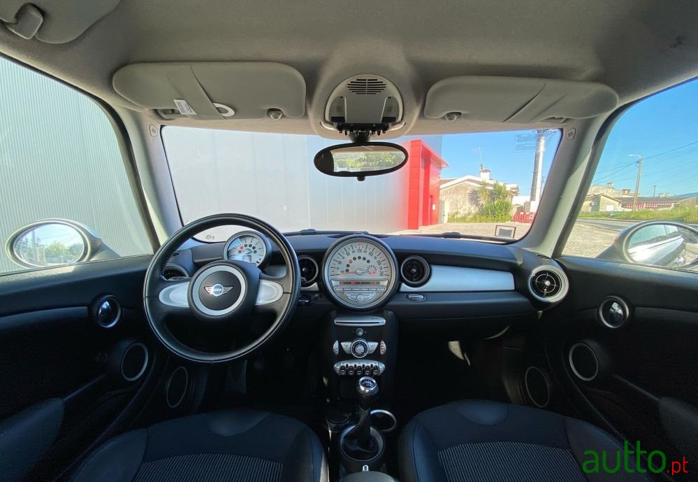 2008' MINI Cooper D photo #6