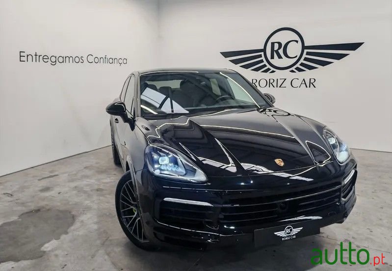 2022' Porsche Cayenne Coupé E-Hybrid photo #1