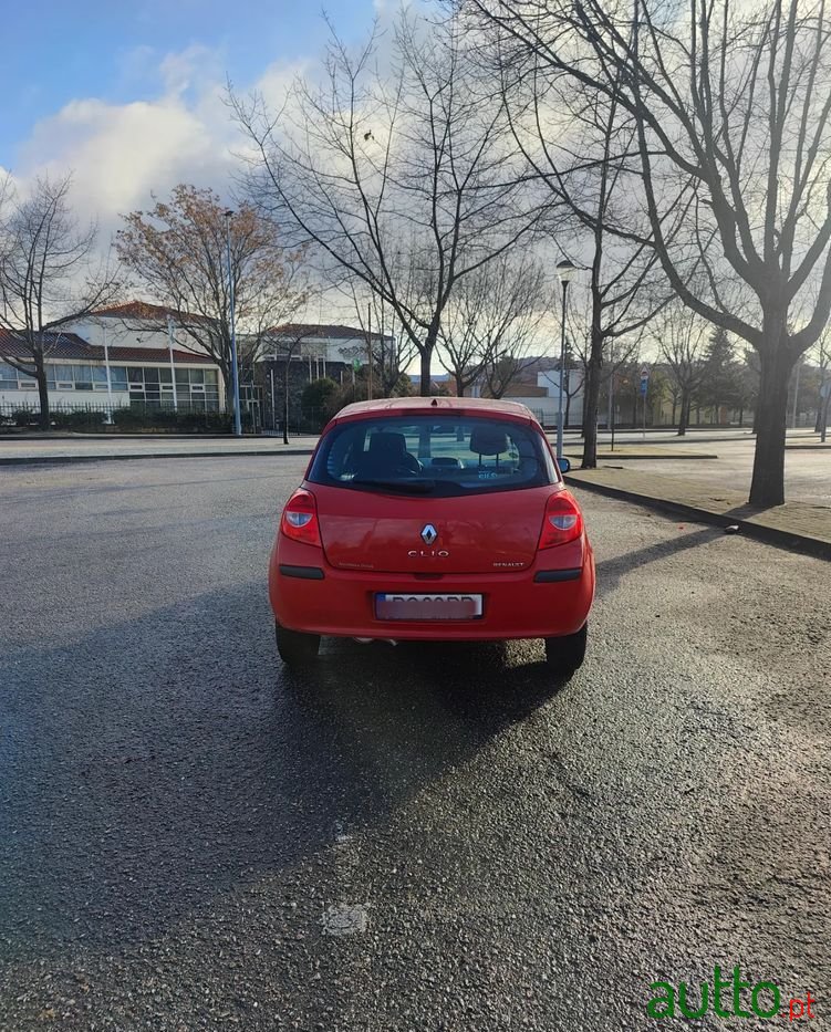 2006' Renault Clio photo #4