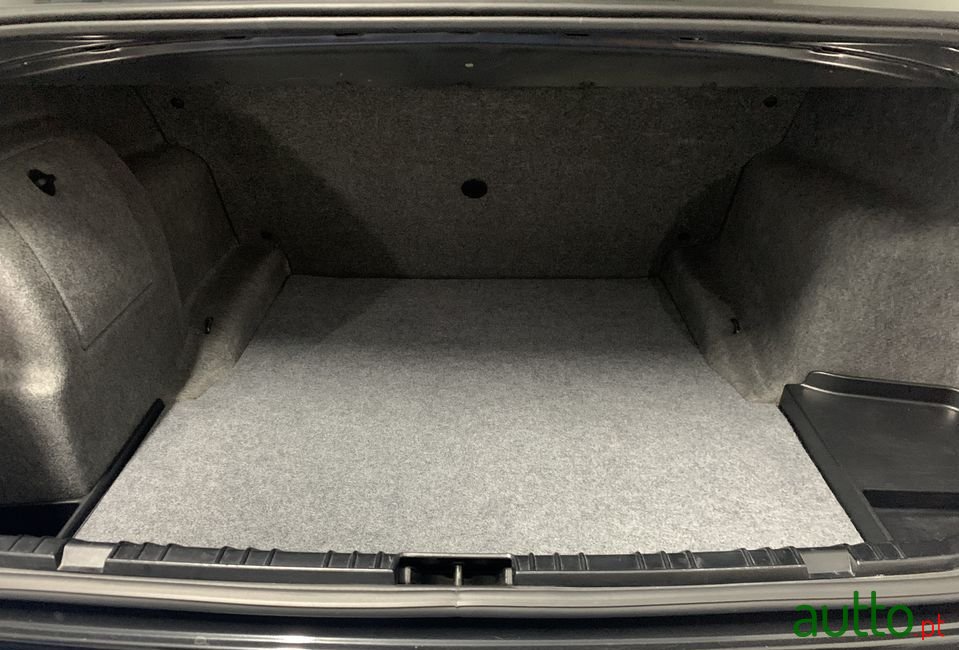 2005' BMW 320 photo #4