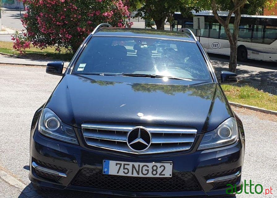 2012' Mercedes-Benz C-250 Avantgarde photo #4