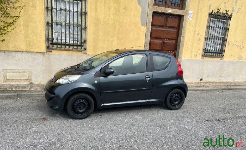 2007' Peugeot 107 photo #1