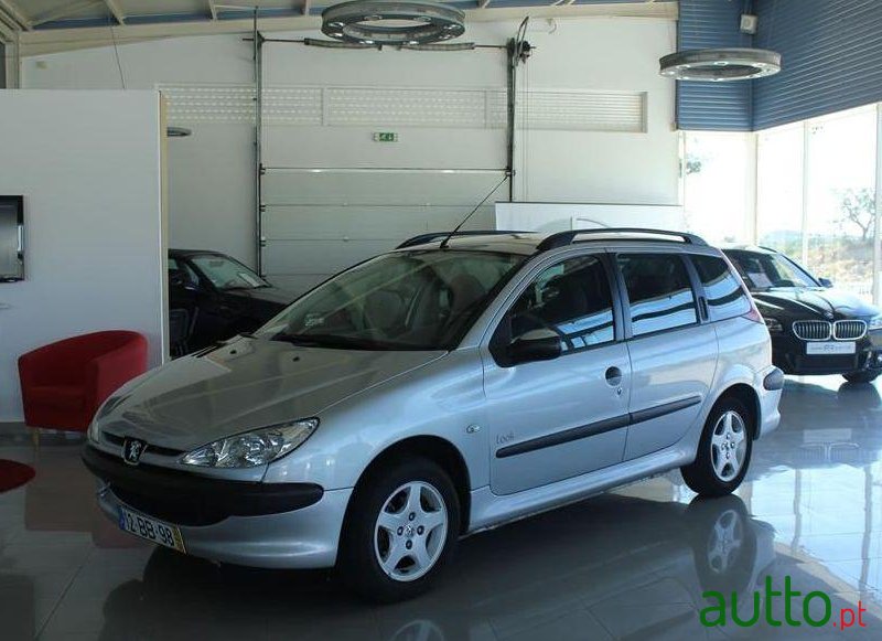 2005' Peugeot 206 Sw photo #2