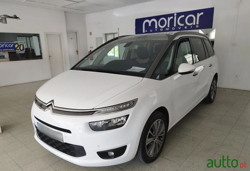2016' Citroen C4 Grand Picasso photo #2