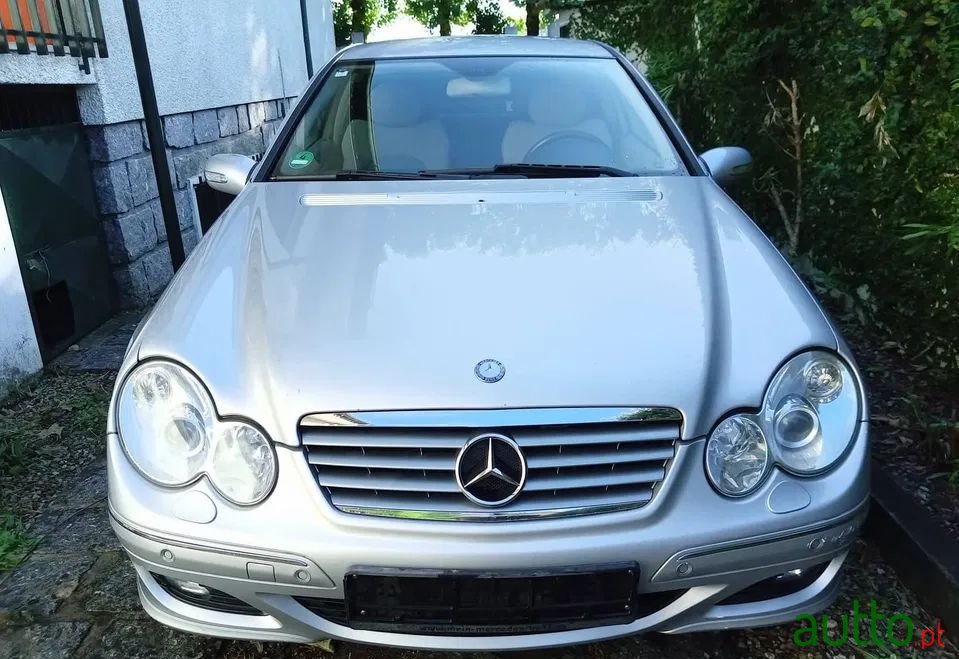 2007' Mercedes-Benz C-220 photo #1