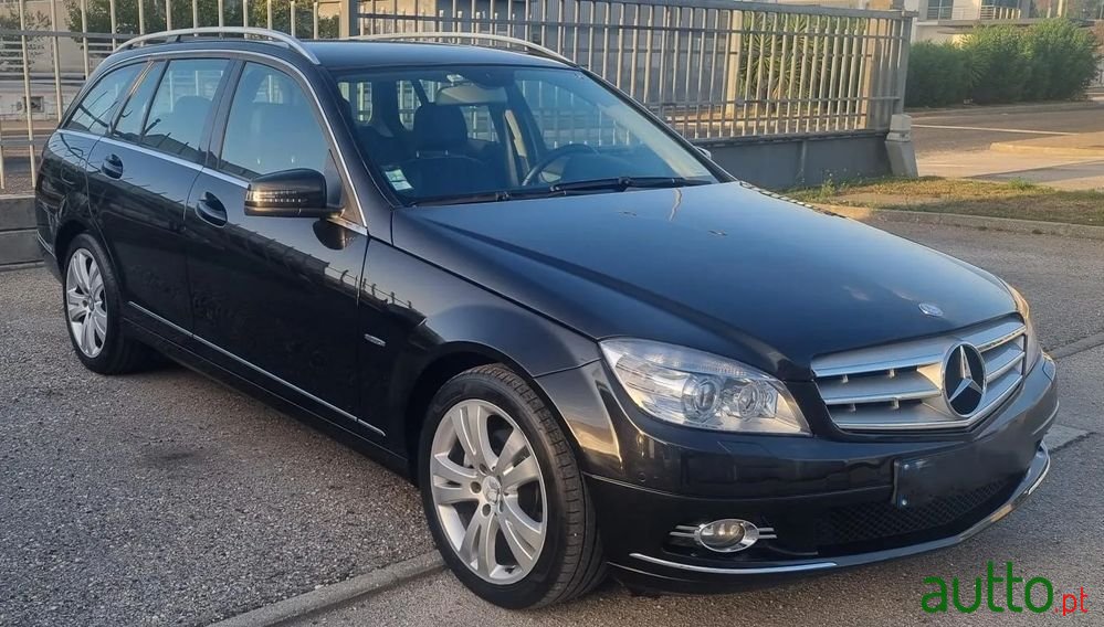 2010' Mercedes-Benz C 220 photo #3