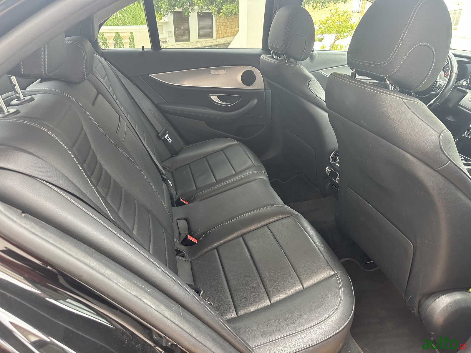 2019' Mercedes-Benz E 300 E photo #2