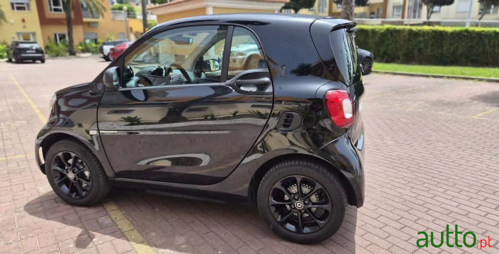 2023' Smart Fortwo Passion photo #4