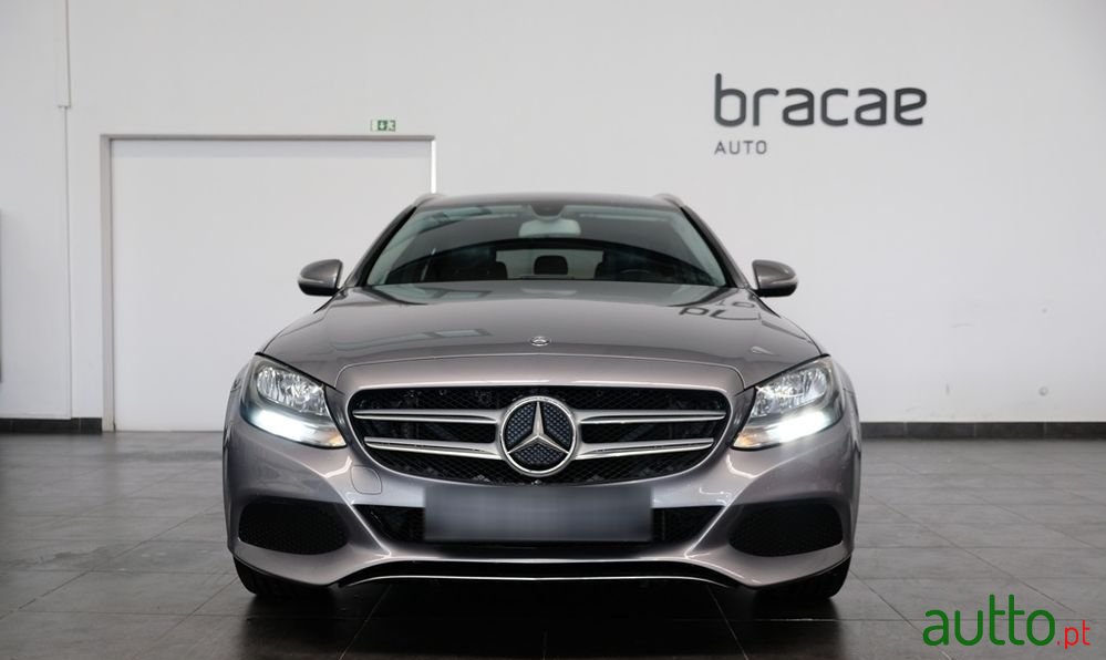 2015' Mercedes-Benz Classe C photo #3