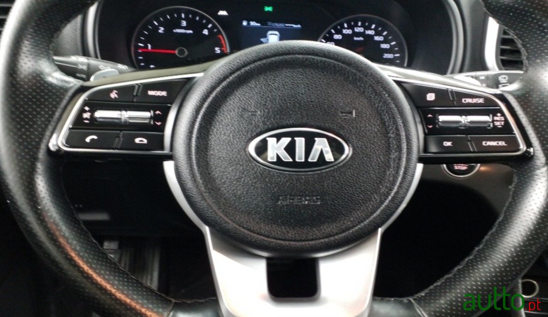2020' Kia Sportage photo #7