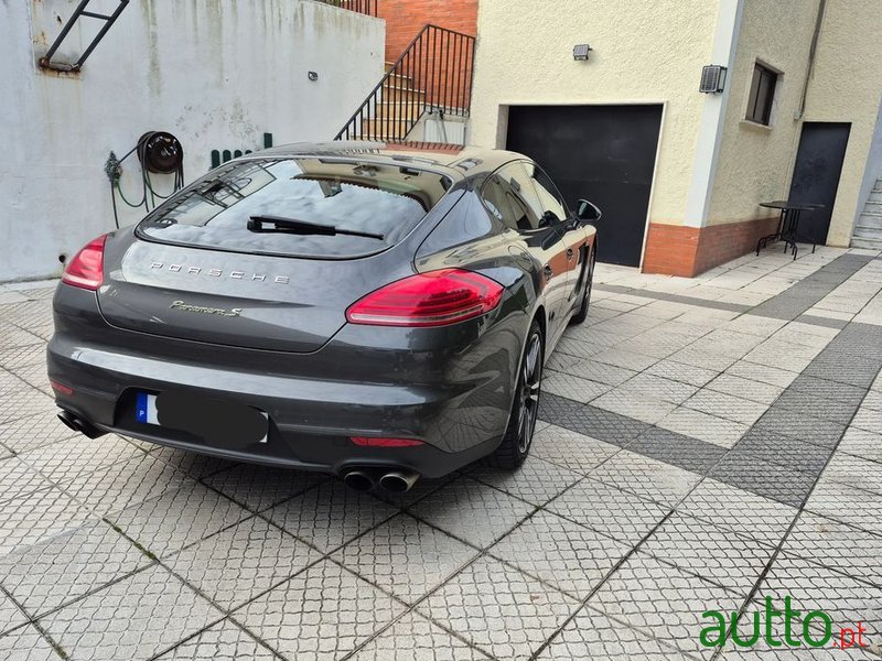 2016' Porsche Panamera S E-Hybrid photo #1