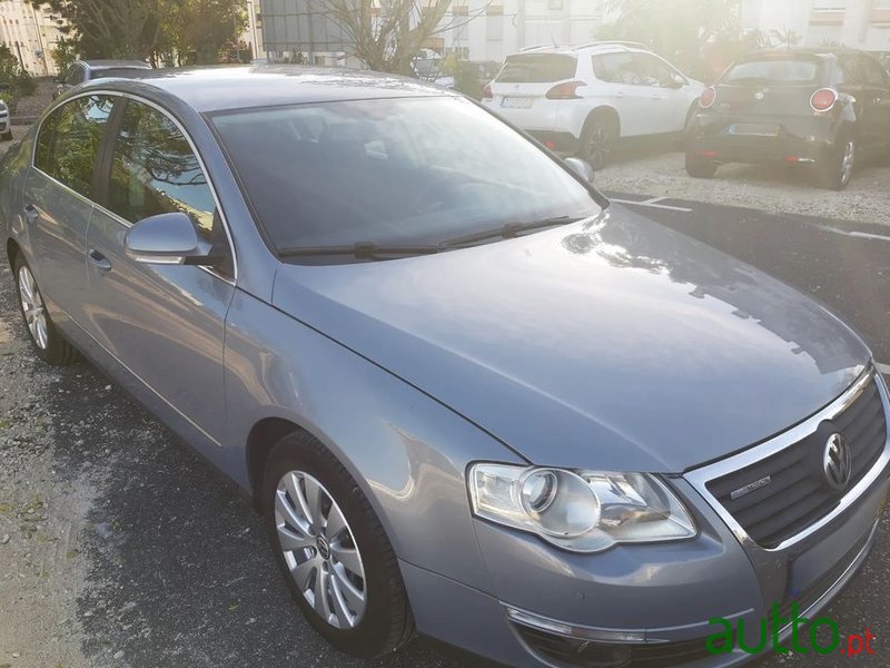 2009' Volkswagen Passat photo #1