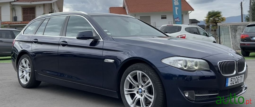 2011' BMW 520 photo #2