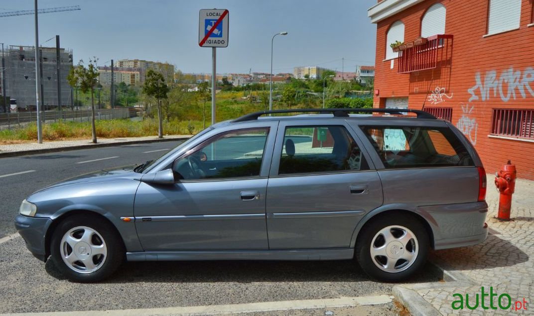 2001' Opel Vectra Caravan photo #6