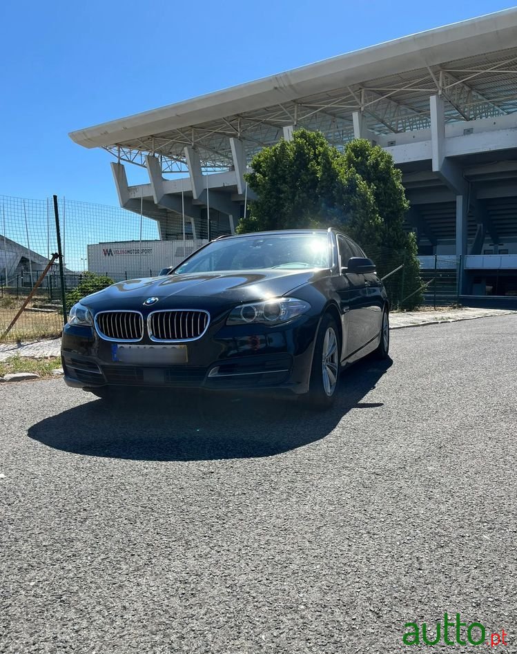 2016' BMW 520 Gran Turismo photo #5