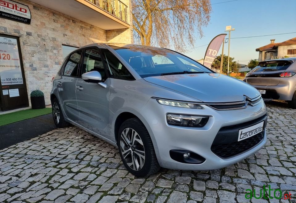 2015' Citroen C4 Picasso photo #2
