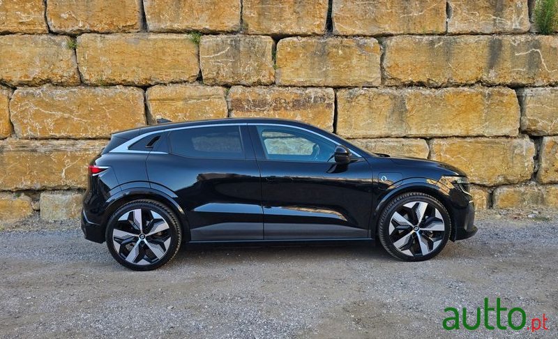 2022' Renault Megane E-Tech photo #4