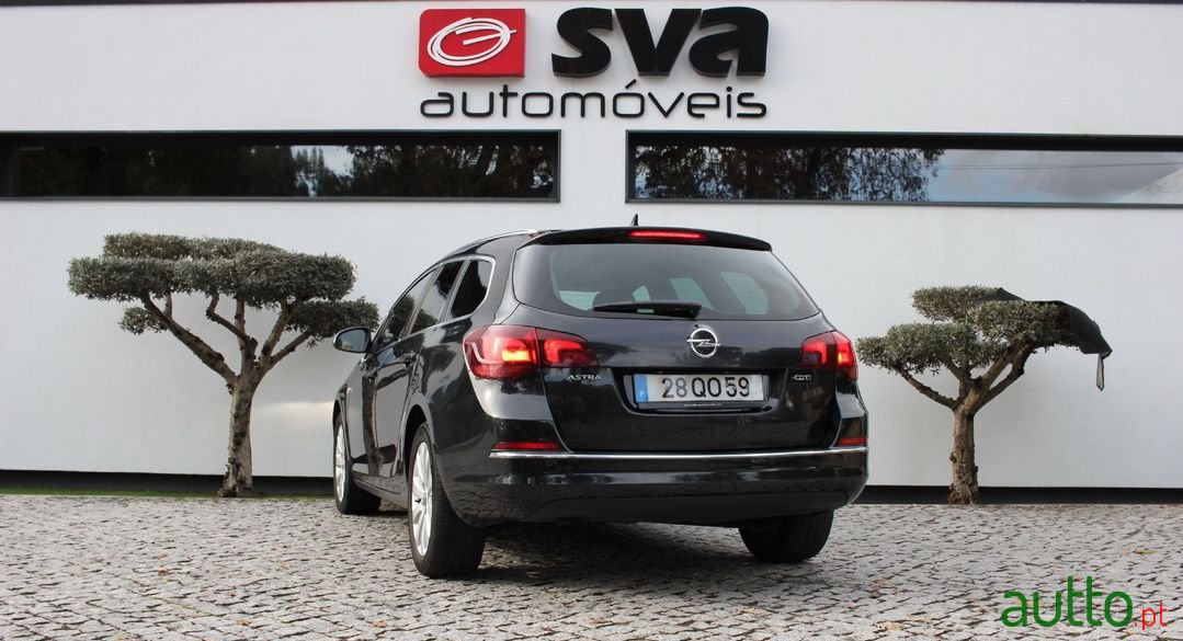 2015' Opel Astra Sports Tourer photo #2