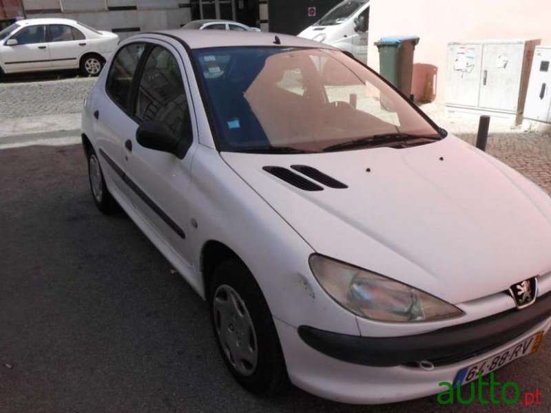 2001' Peugeot 206 photo #2