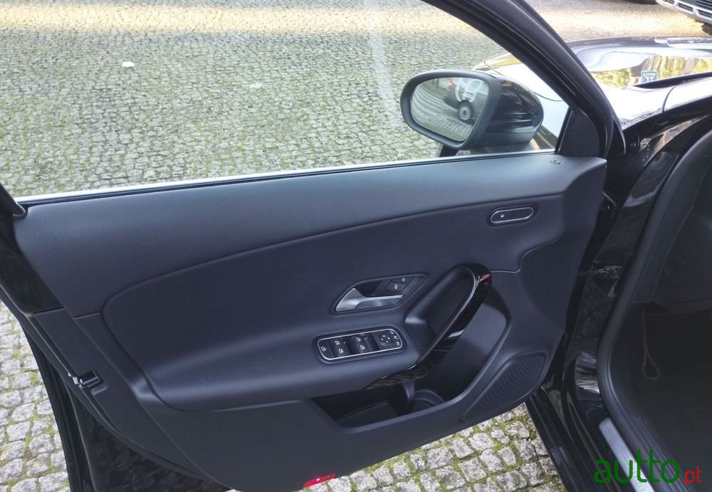 2019' Mercedes-Benz A 180 photo #4