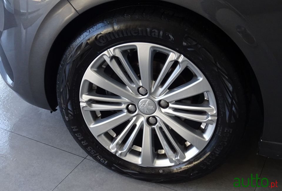 2018' Peugeot 208 photo #5