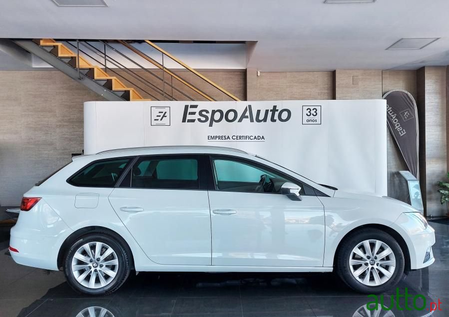 2019' SEAT Leon St photo #4