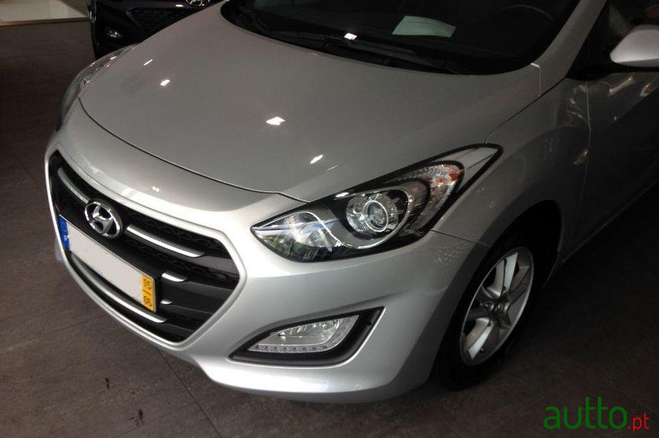 2015' Hyundai I30 Sw photo #2